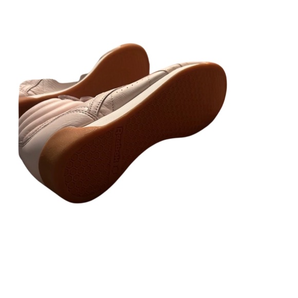 NWT Reebok High Tops - Picture 12 of 14